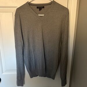Banana Republic Men's V-Neck Sweater in Gray